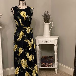 Long navy and yellow sleeveless maxi.
